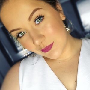 Meet your Posher, Abi